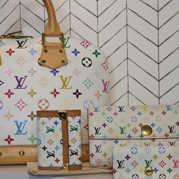 ✨ LaVal's Lux GOING LIVE ✨ - Picture 11 of 13